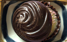 Load image into Gallery viewer, Cupcake-Shaped Chocolate Surprise
